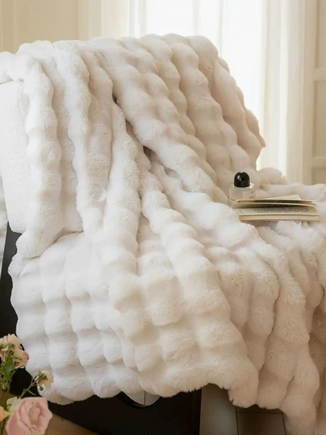 1pc Cozy Faux Rabbit Fleece Throw/ Ocersize Throw Blanket