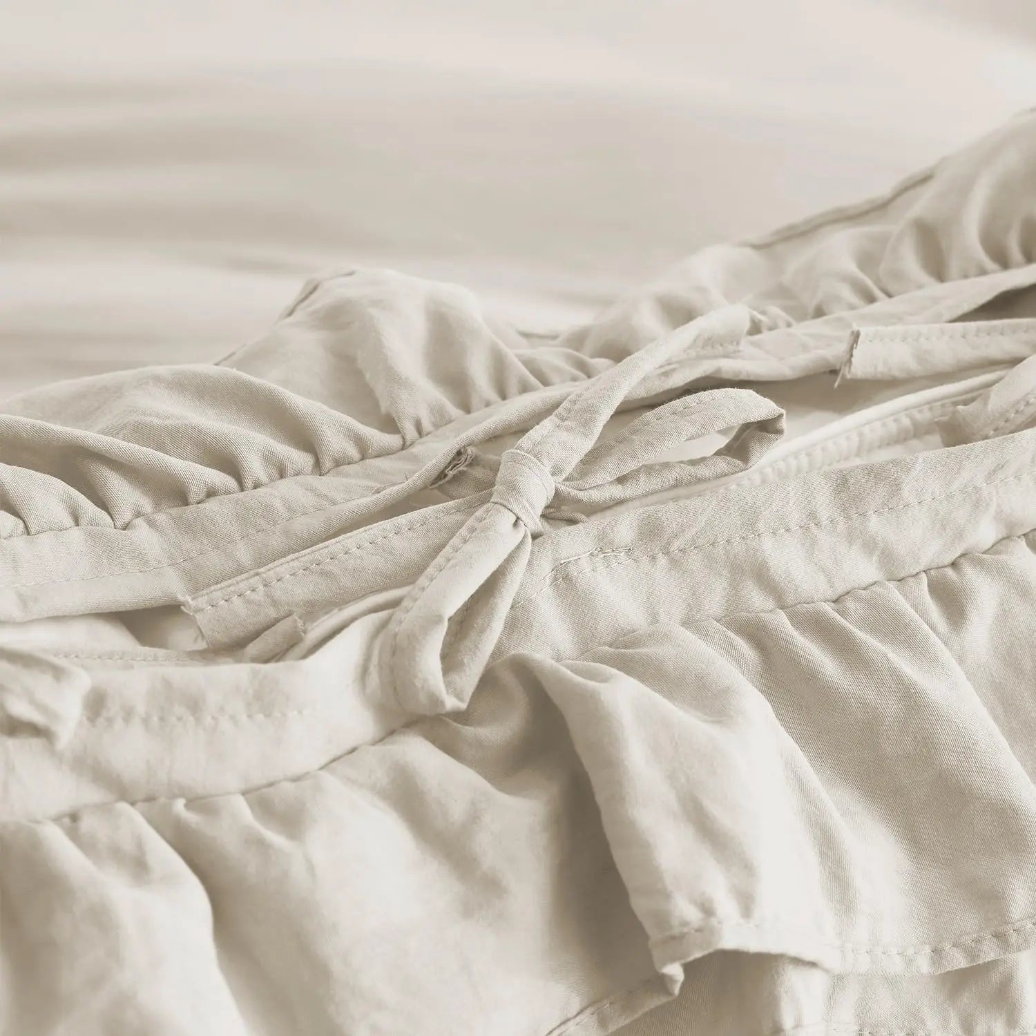 3 Piece Ruffled DUVET Cover Set Queen- COMFORTER NOT INCLUDED