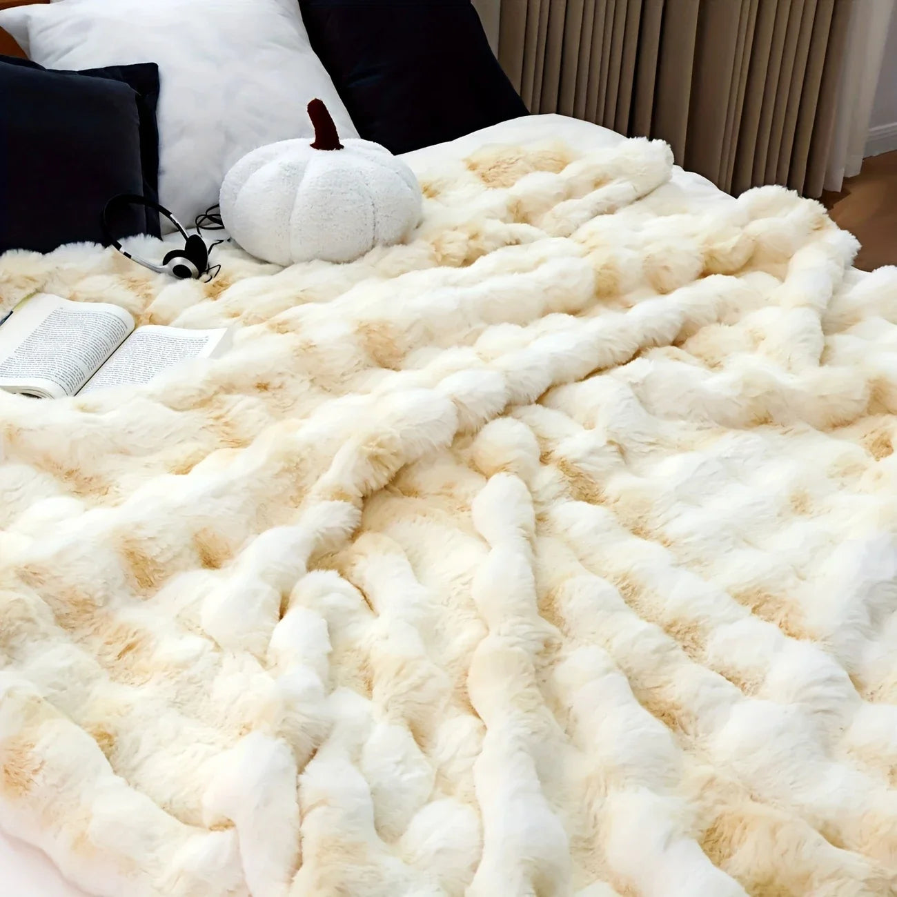 1pc Cozy Faux Rabbit Fleece Throw/ Ocersize Throw Blanket