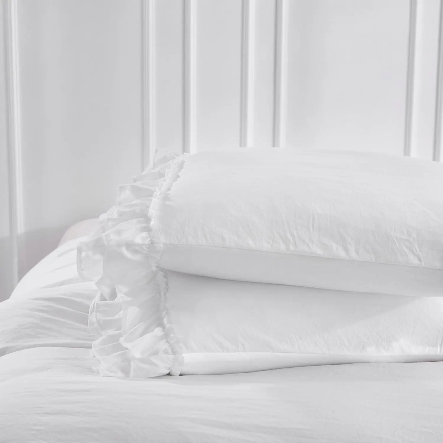 3 Piece Ruffled DUVET Cover Set Queen- COMFORTER NOT INCLUDED