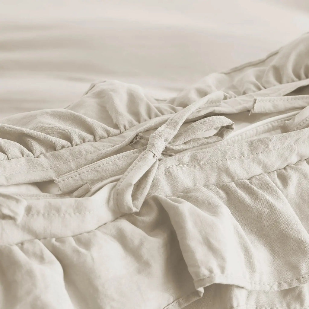 3 Piece Ruffled DUVET Cover Set Queen- COMFORTER NOT INCLUDED